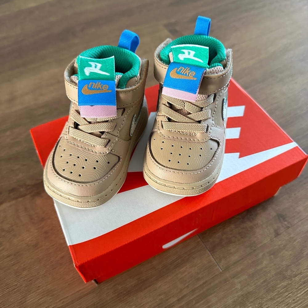 Nike Kids Tan Sneakers with Green and Blue Accents